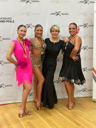 Tänzerinnen und Tänzer der TSG DanceXpress Urmitz bei der Landesmeisterschaft